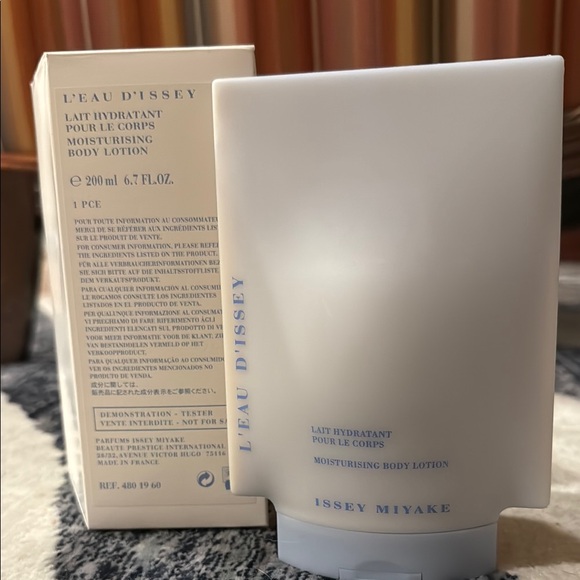 L’Eau D’Issey Moisturizing Body Lotion ~ Bath and Body ~ Issey Miyake - Picture 2 of 7